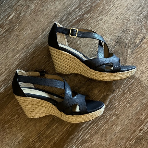 Shoes - Sole Sensibility Navy Wedge Size 9